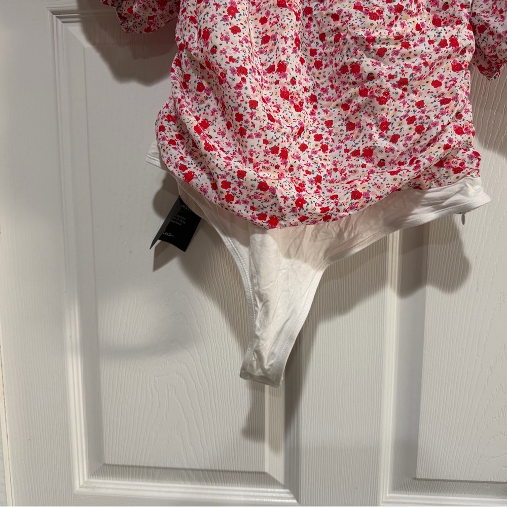 NWT Lulu’s Beautiful Hues Ivory Floral Print Puff Sleeve
Ruched Bodysuit Size XL - Picture 6 of 15